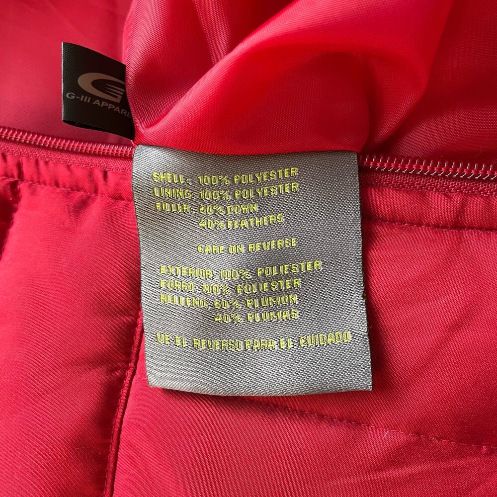 Kenneth Cole Reaction Puffer Vest Size M Red Down Feathers Zip Pockets Collar - Picture 11 of 12